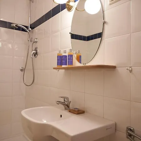 לינה וארוחת בוקר Villa Cartoceto